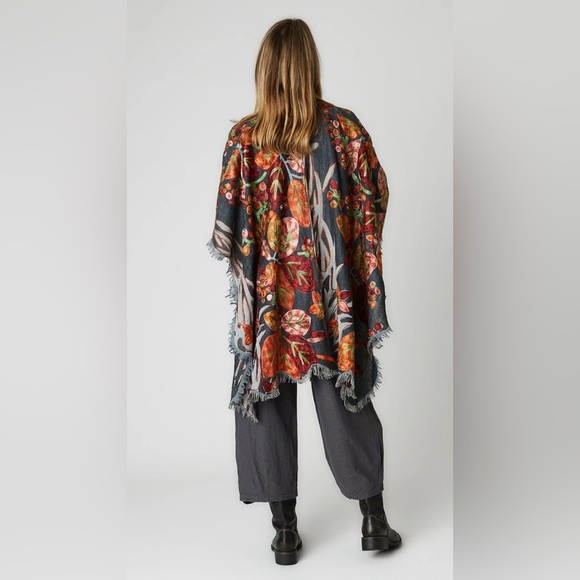 Art to wear Embroidered Pashmina Wool Ruana One size in Mountain Ash - Picture 2 of 8